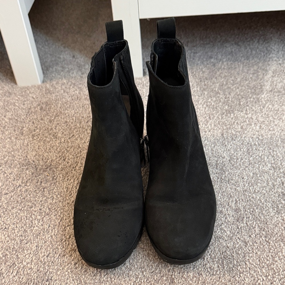 Vionic - Waterproof Lug Sole Ankle Boots